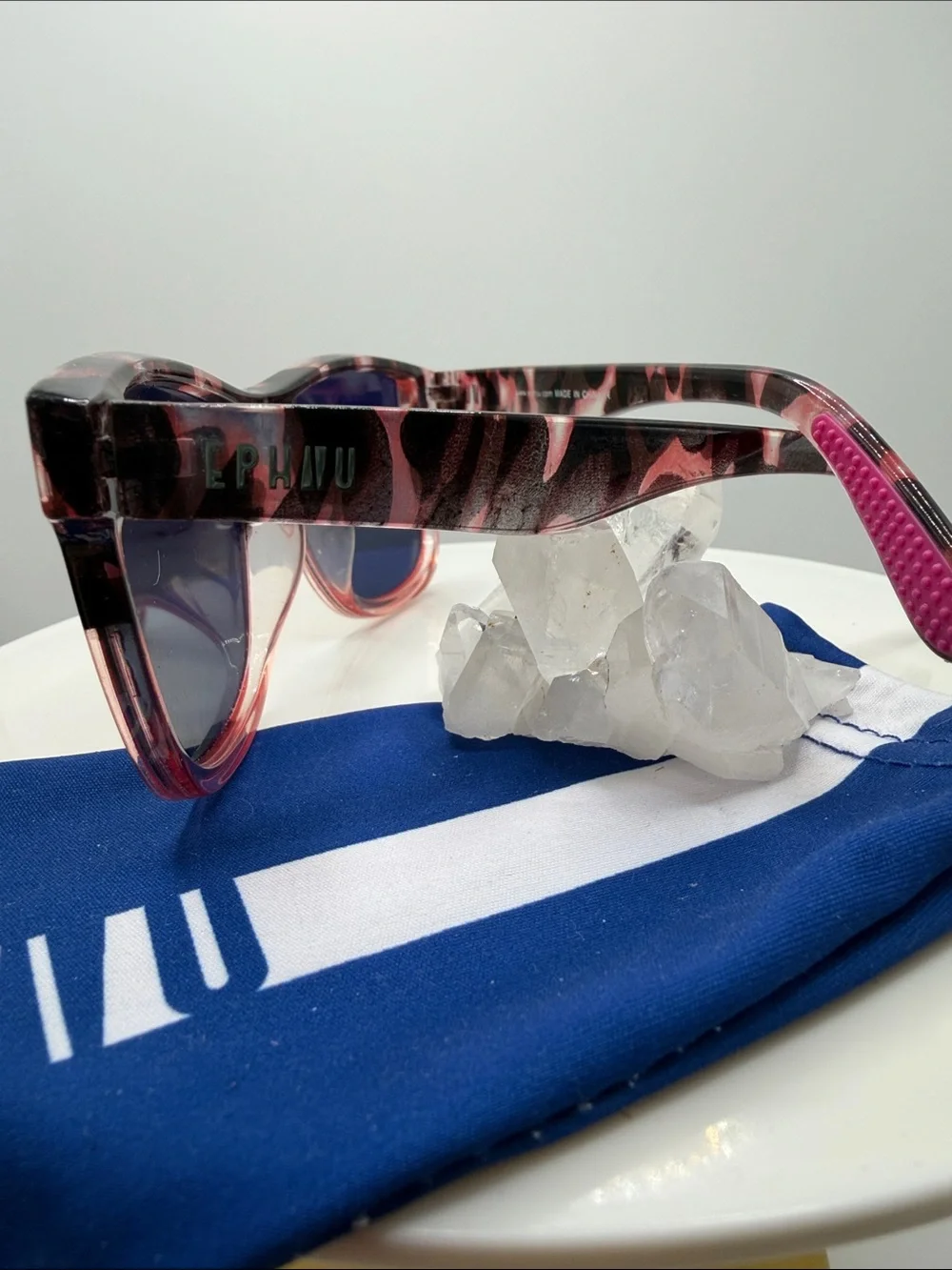 Ephiu Pink Gradient Cat-Eye Sunglasses with Pink Polorized Lenses